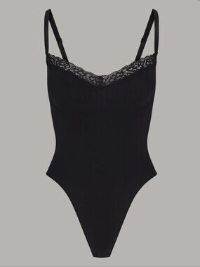 SKIMS SEAMLESS SCULPT LACE THONG BODYSUIT XS